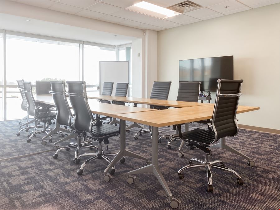 Regus - Madison - Heartland Trl