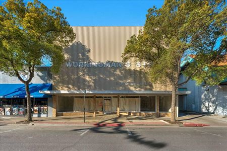 Retail space for Sale at ±9,338 SF Retail Building in Downtown Hanford, CA in Hanford