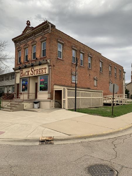 Retail space for Sale at MCS Ventures in LaSalle