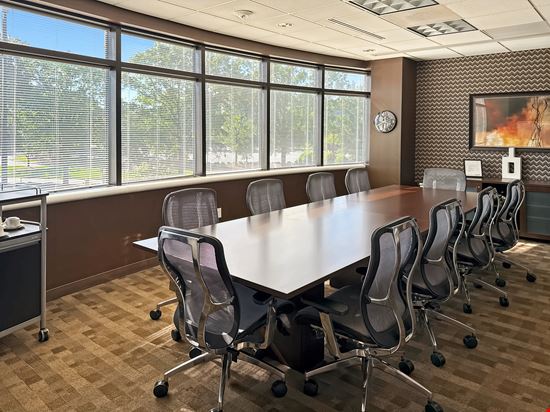 Regus - Greensboro - Green Valley Office Park