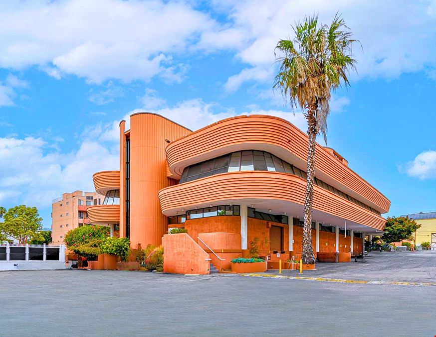 13061358 N. La Brea Avenue, Los Angeles, CA 90038