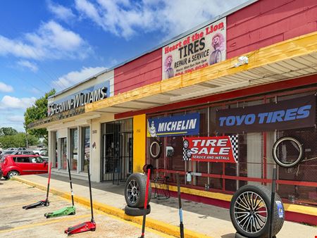 Retail Strip Fronting Airline Hwy
