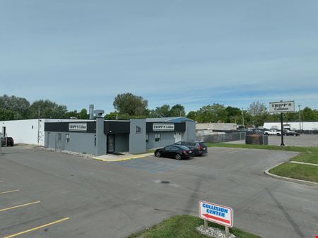 Retail space for Sale at Collision Right in Lansing