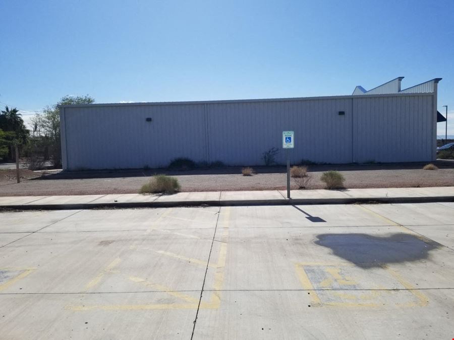 2747 Miracle Mile