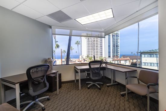 Regus - 888 Prospect Street