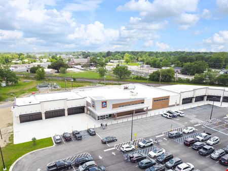 Galleries Gonzales: New Construction Shopping Center Anchored by ALDI