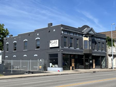 Commercial space at 1919 Monroe Street in Toledo