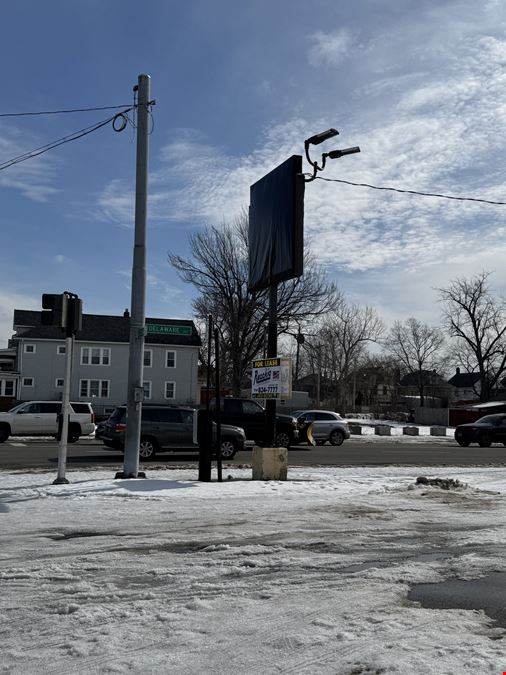 2458 Delaware Ave - 2,814+/- SF Retail Space