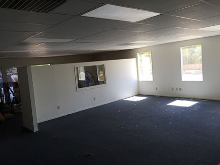 Retail/Office Storefront Building Off Mooney Blvd