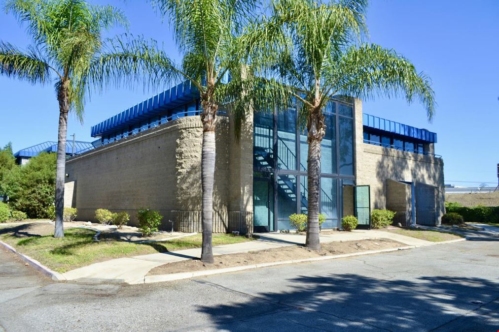9233 Charles Smith Ave