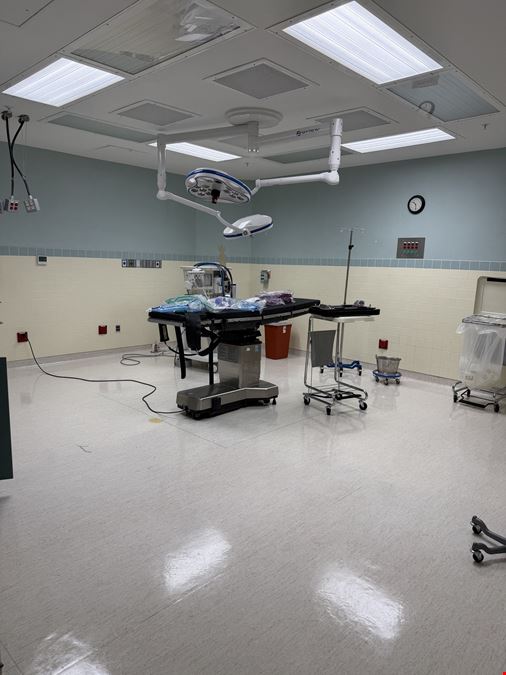 Premier Medical Office & Surgery Center | 26,000 SF | For Sale at Below Replacement Cost