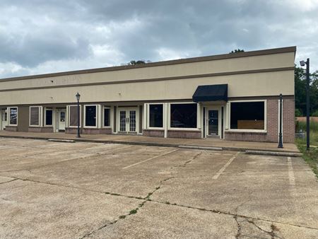 Commercial space at Verona Retail Center in Tupelo