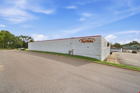 Two-Building Retail / Owner-User Opportunity – Hamilton Ave & W. Kemper Rd