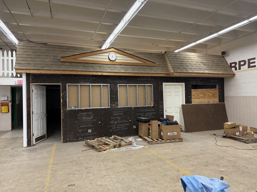 Suite 319 Flex Warehouse