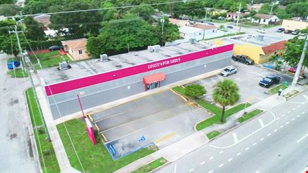 Retail space for Rent at Retail Building in North Miami in North Miami