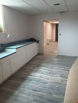 224 W Main St # 100