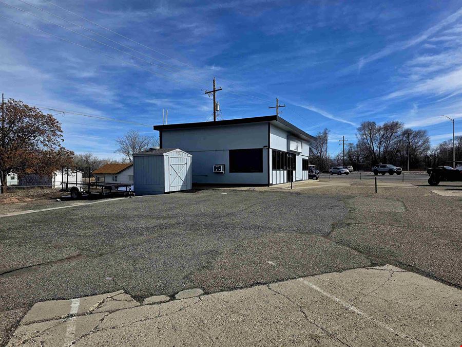 2526 Broadway