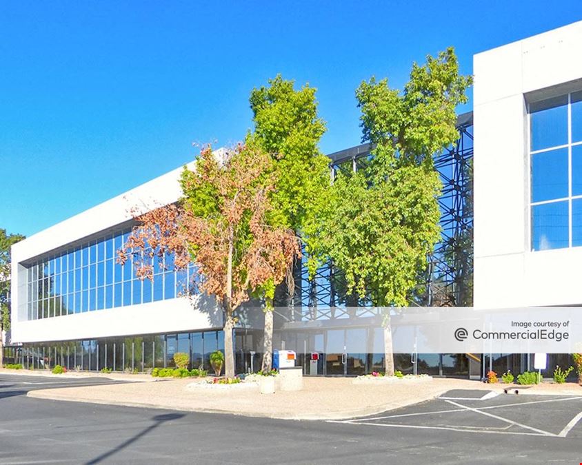The Post Workspaces - 7400 North Oracle Road