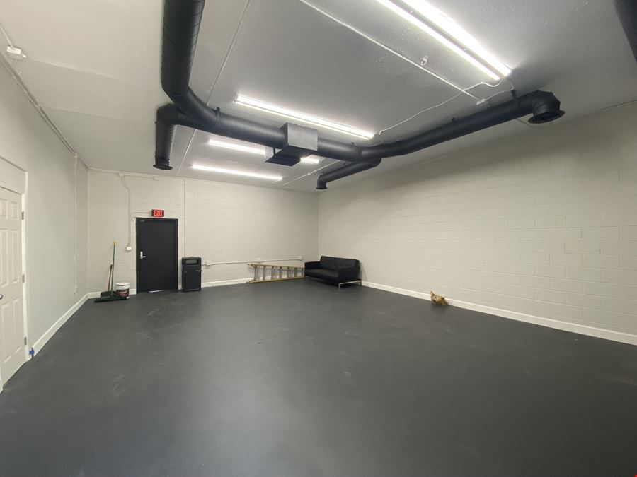 147 E Foothill Blvd