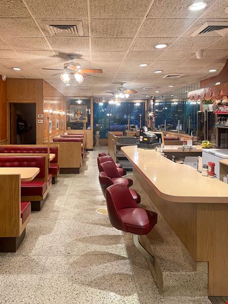 Retail space for Rent at 2,000 SF | 7504 13th Avenue | Turnkey Restaurant with Liquor License for Lease in Brooklyn