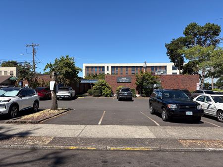 Commercial space at Beaverton Professional Center in Beaverton