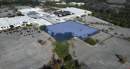 GOVERNOR’S SQUARE MALL