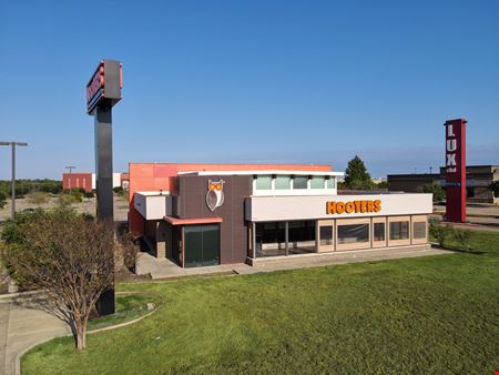 Retail space for Sale at Hooters College Station in Bryan