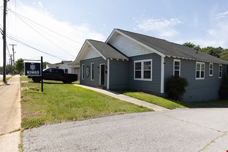 Commercial space at 1621 East North Street in Greenville