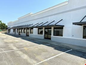 Newly Renovated Shopping Plaza Near Buc-ee's