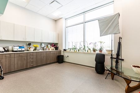 PREMIER MEDICAL OFFICE OPPORTUNITY