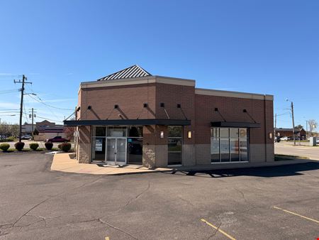 Retail space for Rent at Freestanding Building in Lincoln Park