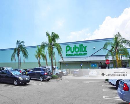 Retail space for Rent at Colonial Plaza Shopping Center in Miami
