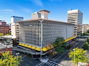 Parkade Plaza