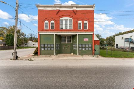 10 N Bierma St