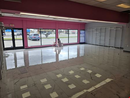 Pacesetter Plaza | Retail Space Available