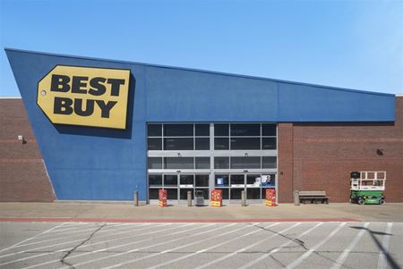 Retail space for Rent at Green Ridge Square in Grand Rapids