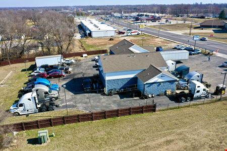 4,512 SF Office / Warehouse Building For Sale with 1.66 Acres near I-44