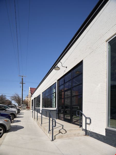 801 N Broadway - Retail For Sale