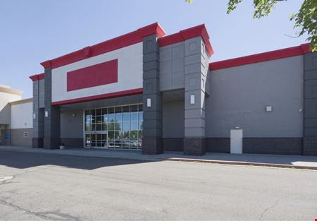 Mid-Box Retail Available in  Market-Dominant Power Center