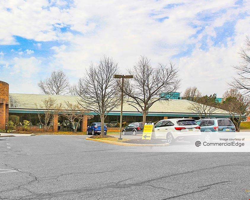 Lehigh Valley Corporate Center - 1685 Valley Center Pkwy