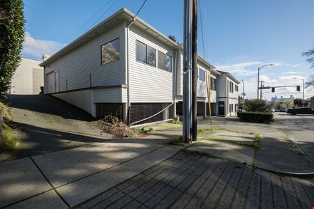 300 NE 45th St