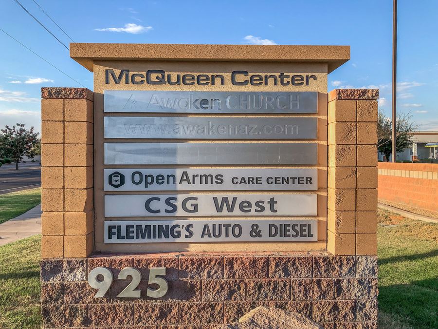 925 N McQueen Rd, Ste 105