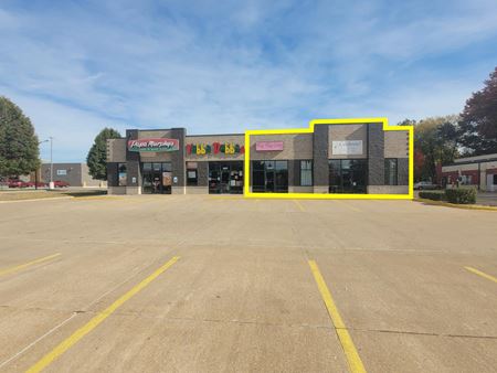 Retail space for Rent at 3203 Devils Glen Rd in Bettendorf