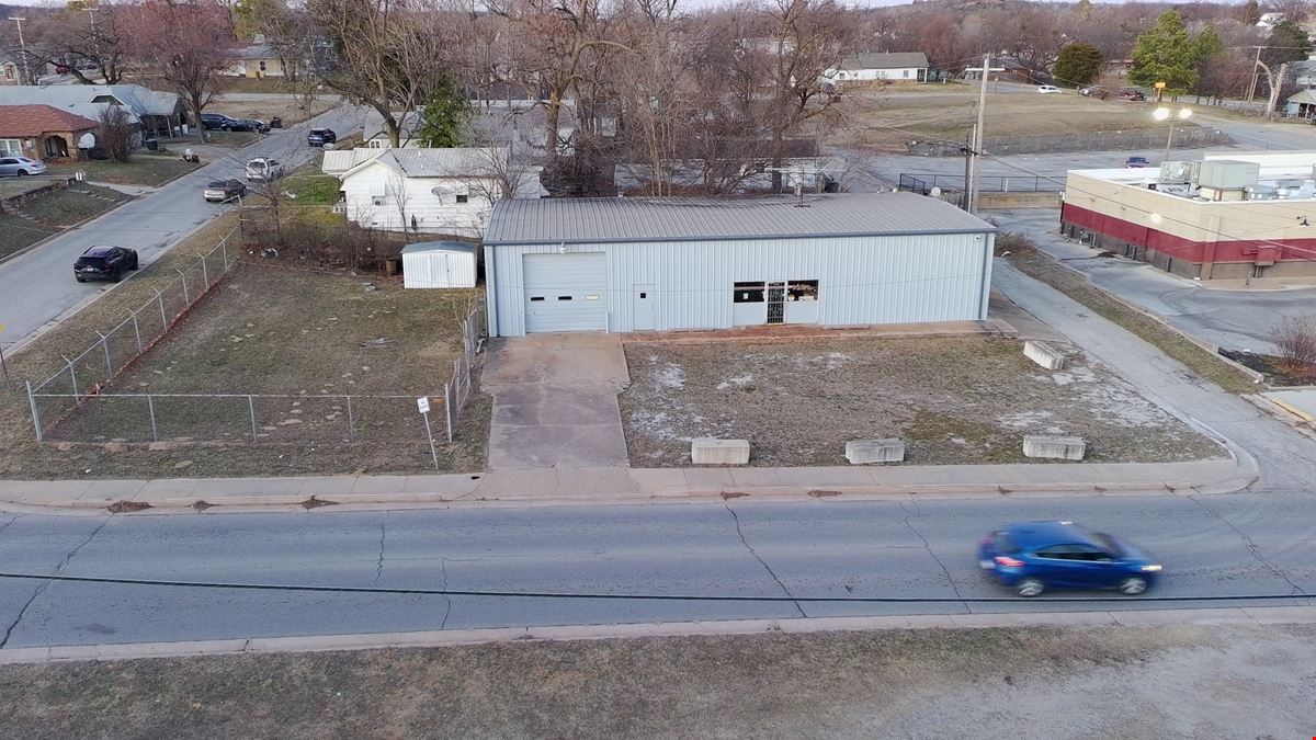 403 W 2nd St