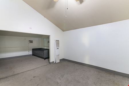 805 1/2 W Richmond St