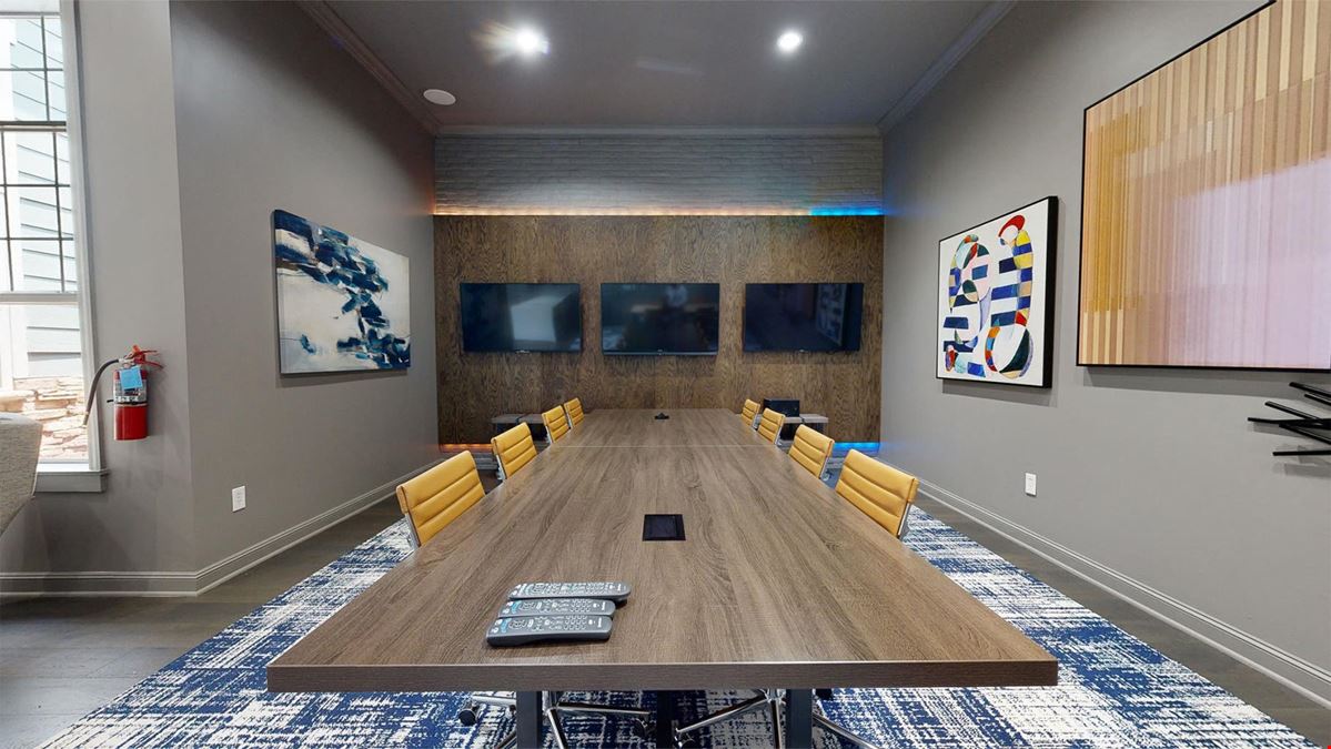 Apt CoWork - at Cottonwood Ridgeview