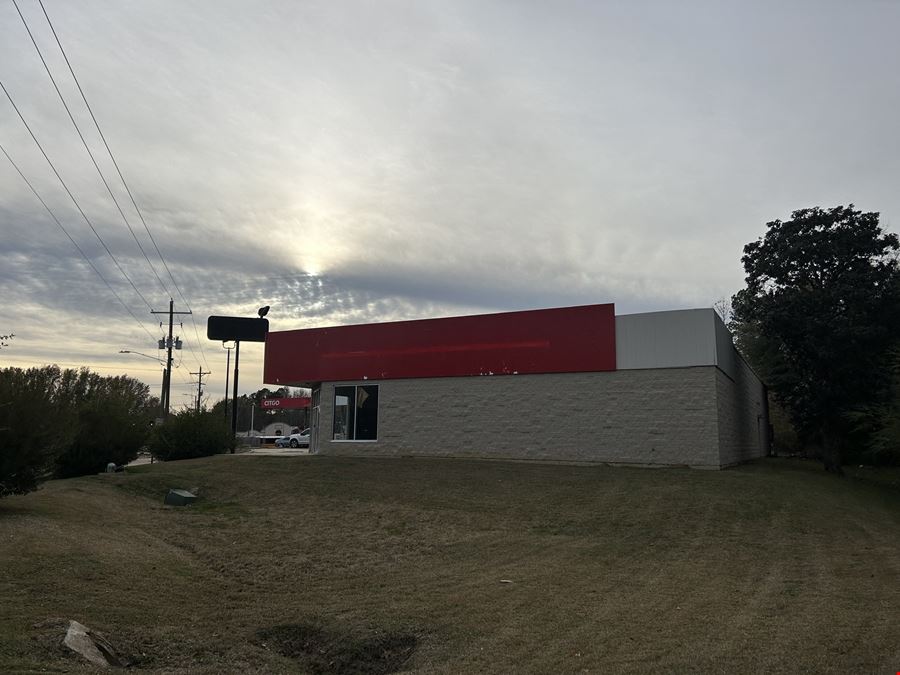 2020 Raymond Rd