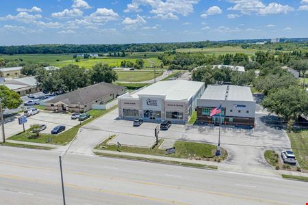 Retail Showroom & Warehouse - 11,000+ SF in South Lakeland