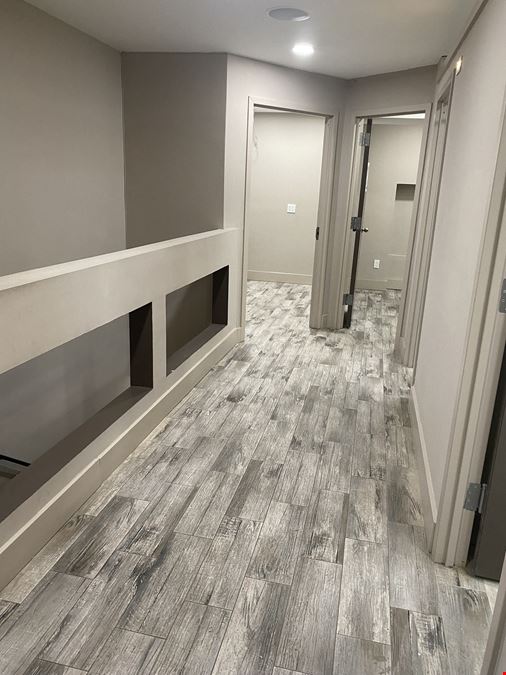 (18) DAZZLING/TURN KEY SPA, SALON/ RETAIL STORE/ 46 EAST (Midtown East)