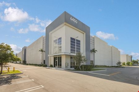 Industrial space for Rent at Royal Palm Doral in Doral